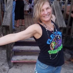 Meet your Posher, Julia